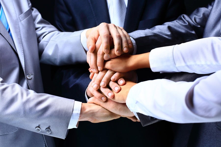 離異再婚家庭孩子戶口落戶深圳的復(fù)雜考量與解決之道——深圳婚姻律師視角