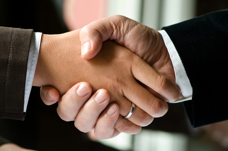 深圳律師咨詢網(wǎng)視角:犯罪嫌疑人近親屬損失承諾之思