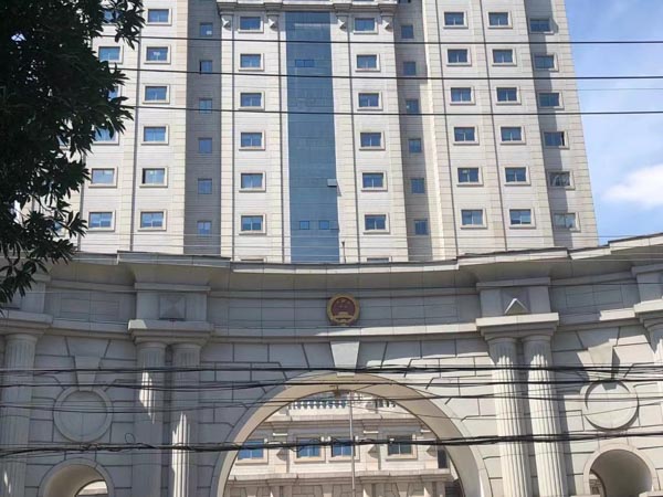 深圳律師咨詢網(wǎng)告訴您醫(yī)務(wù)人員診療行為不符合常規(guī)操作規(guī)范的責任認定